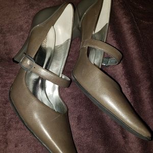Kenneth Cole Reaction Mary Jane Heels